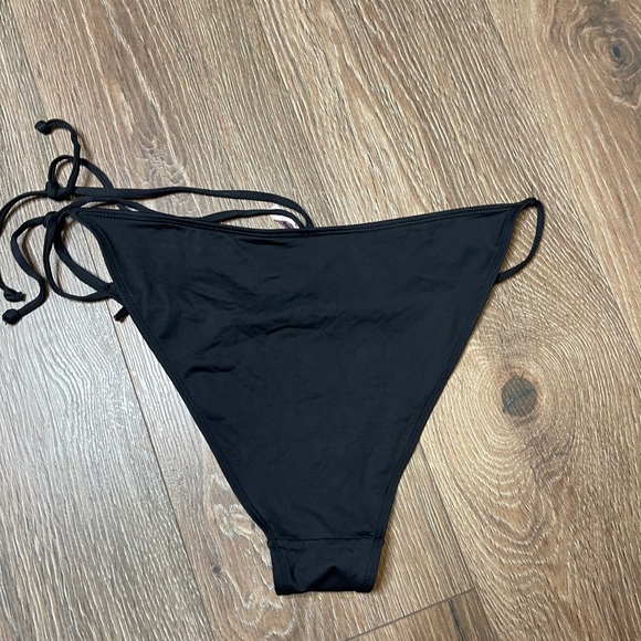 black bikini bottoms - Picture 6 of 6